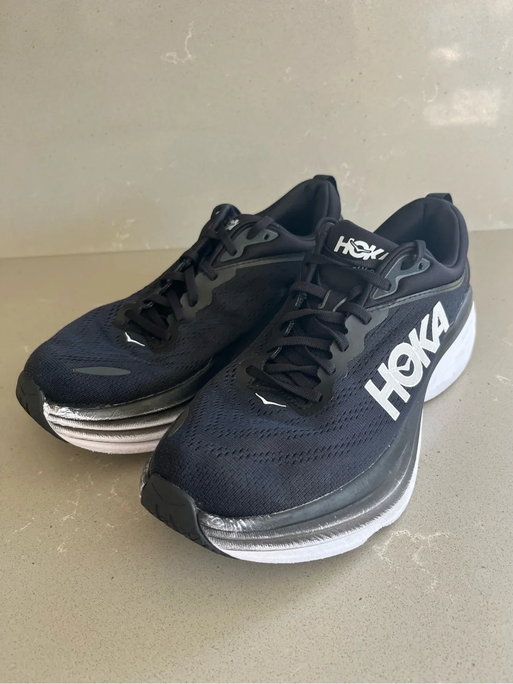 Hoka One One Bondi 8 Women’s Running Shoes Black White 10 B